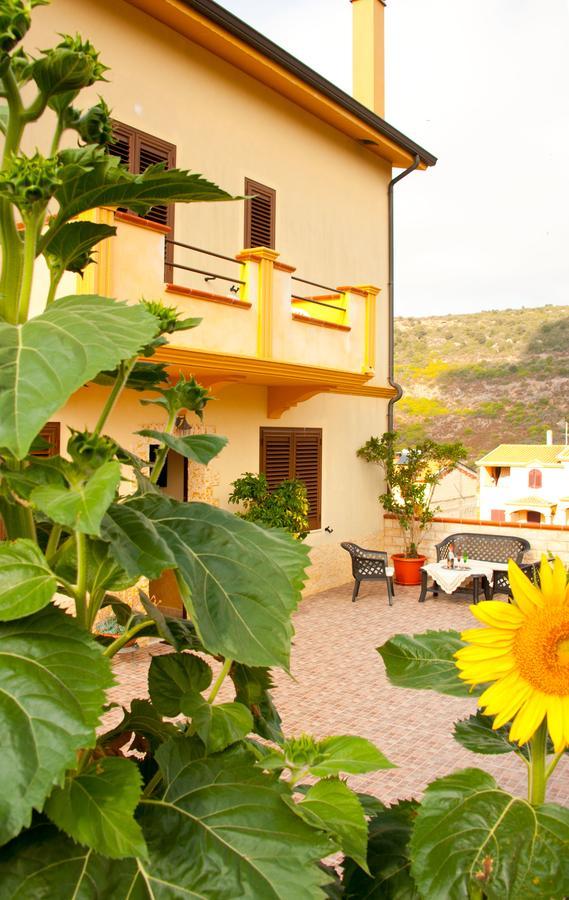 Casa Vacanze Sandalia Bosa Kültér fotó